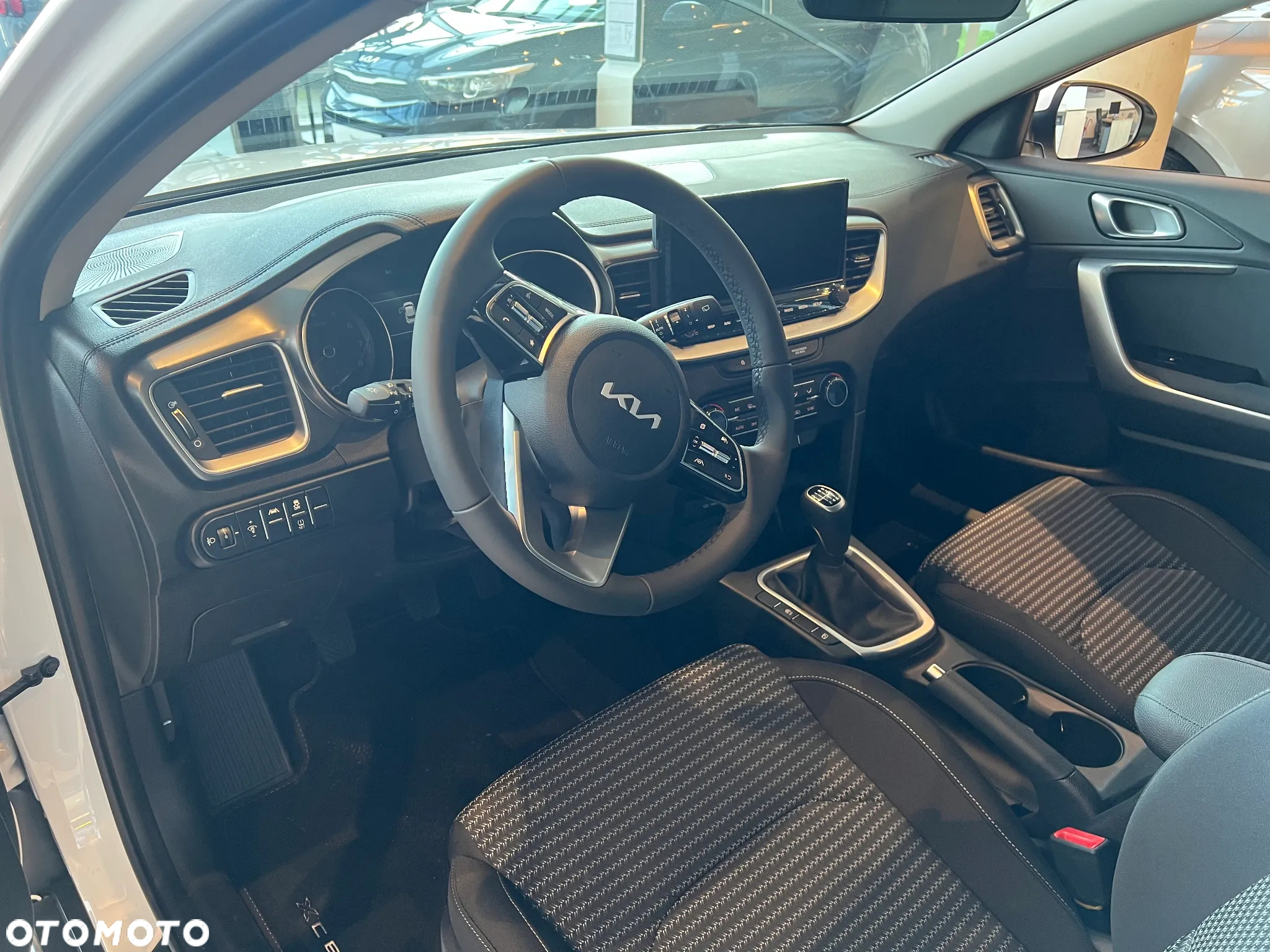 Kia XCeed - 8