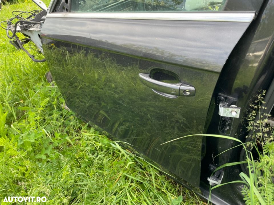 vând usa STG fata  aripa Dr .geam .mâner broasca macara plafon airbag cortina modul luneta audi A4 B8 2.7 TDI - 2
