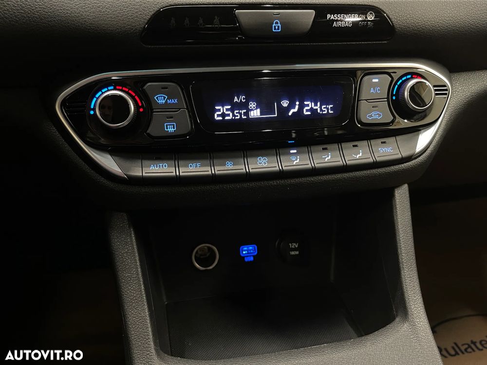 Hyundai i30 1.5 110CP M/T Highway - 17