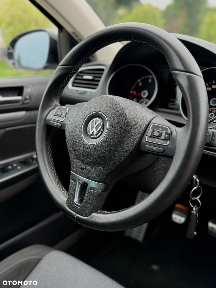 Volkswagen Golf 1.6 TDI DPF Style - 28