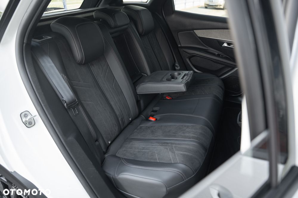 Peugeot 3008 1.6 PureTech HYbrid4 GT Line S&S EAT8 - 36