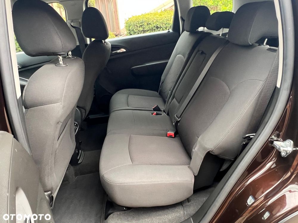 Chevrolet Orlando - 24