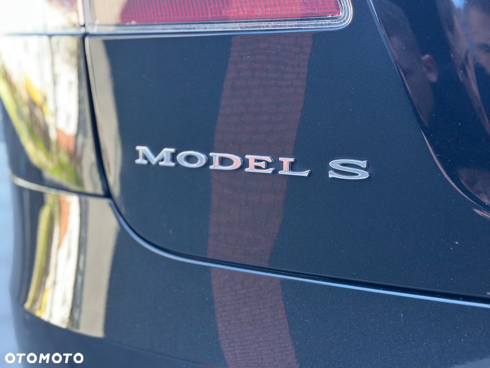 Tesla Model S - 16