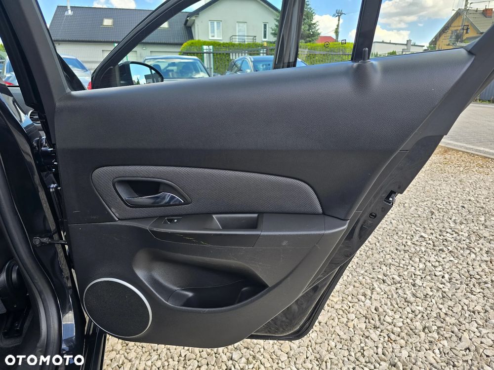 Chevrolet Cruze 1.6 - 22