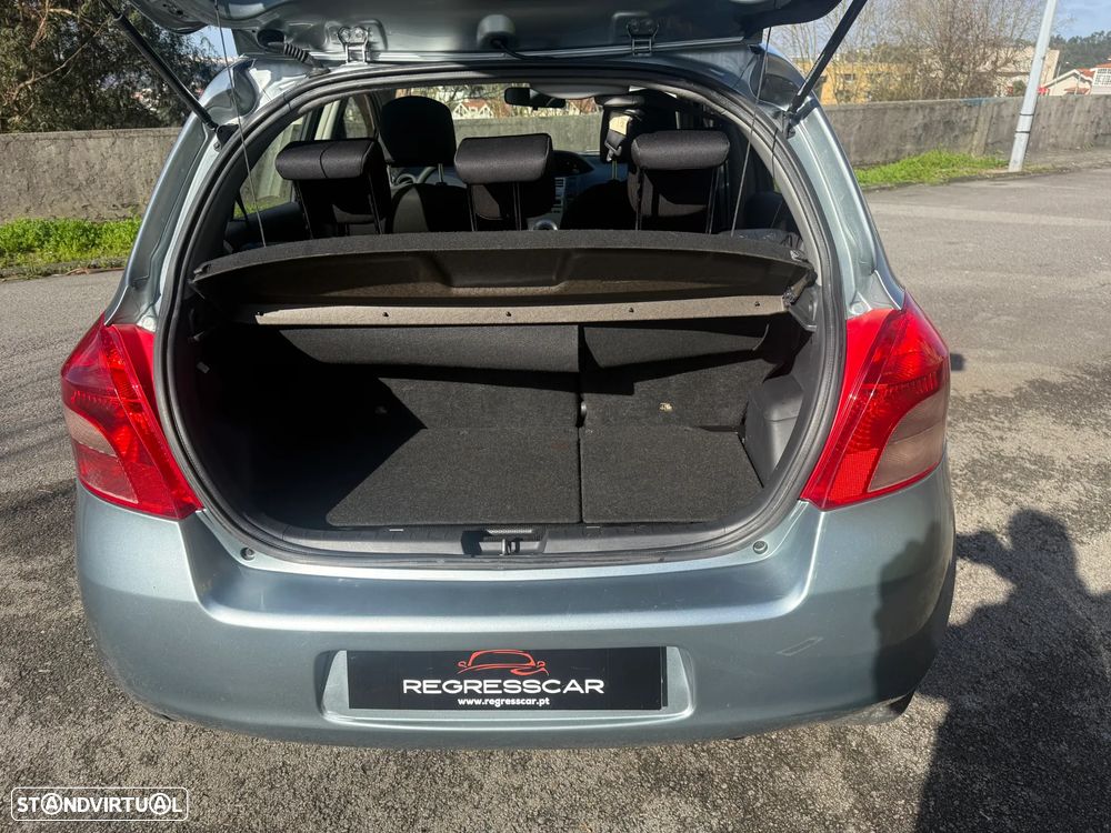 Toyota Yaris 1.0 VVT-i - 19