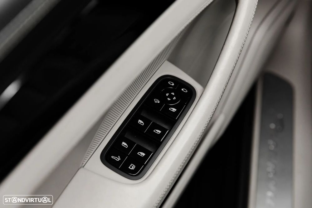 Porsche Panamera Sport Turismo 4 E-Hybrid - 31