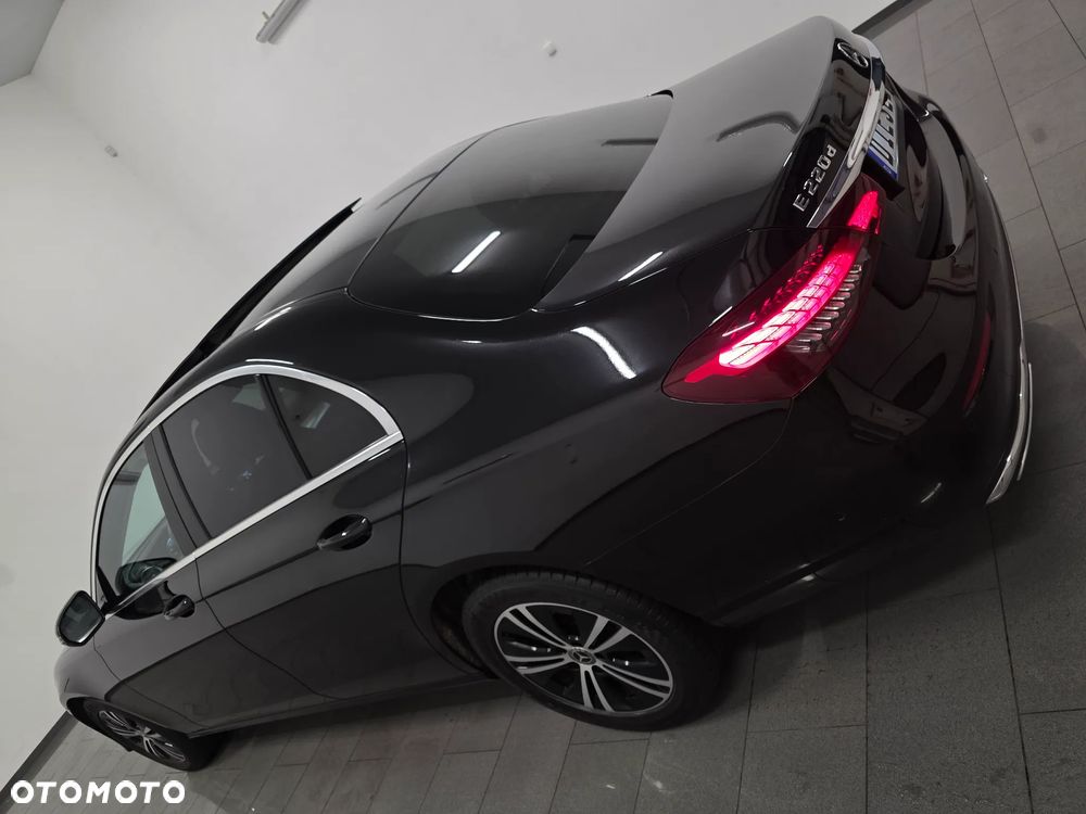 Mercedes-Benz Klasa E 220 d 9G-TRONIC AMG Line - 35