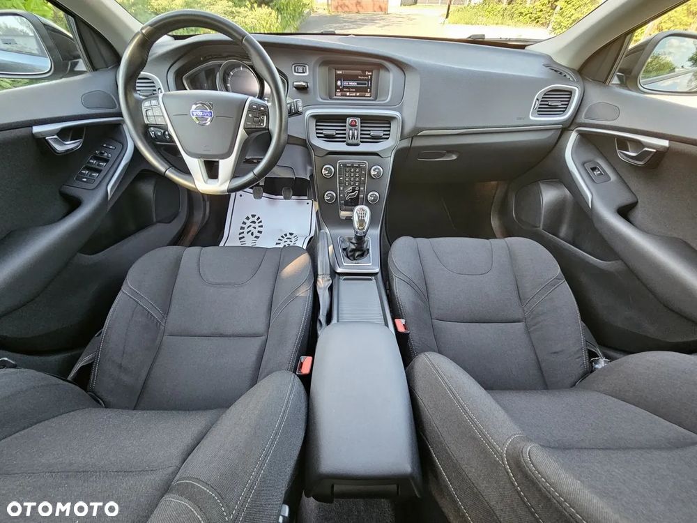 Volvo V40 D2 Momentum - 8