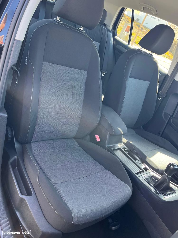 VW Golf 1.6 TDi Trendline BlueMotion - 26