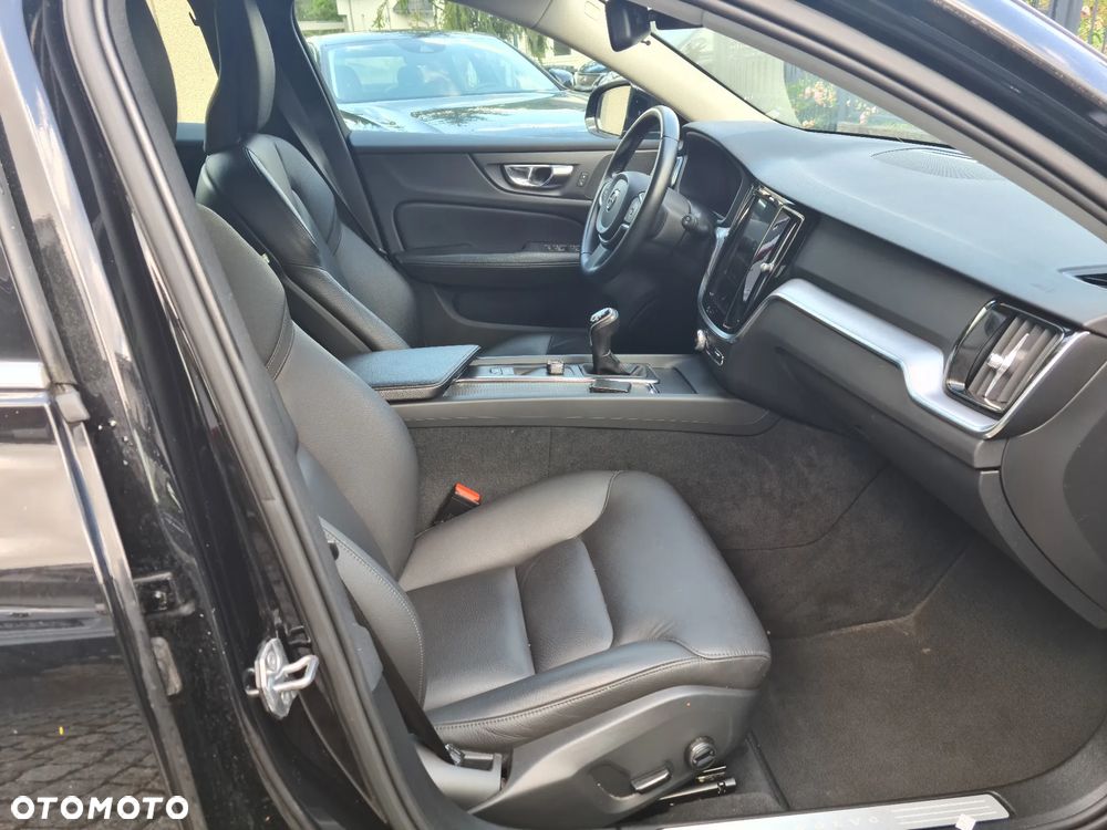 Volvo V60 D4 Drive-E Momentum - 30
