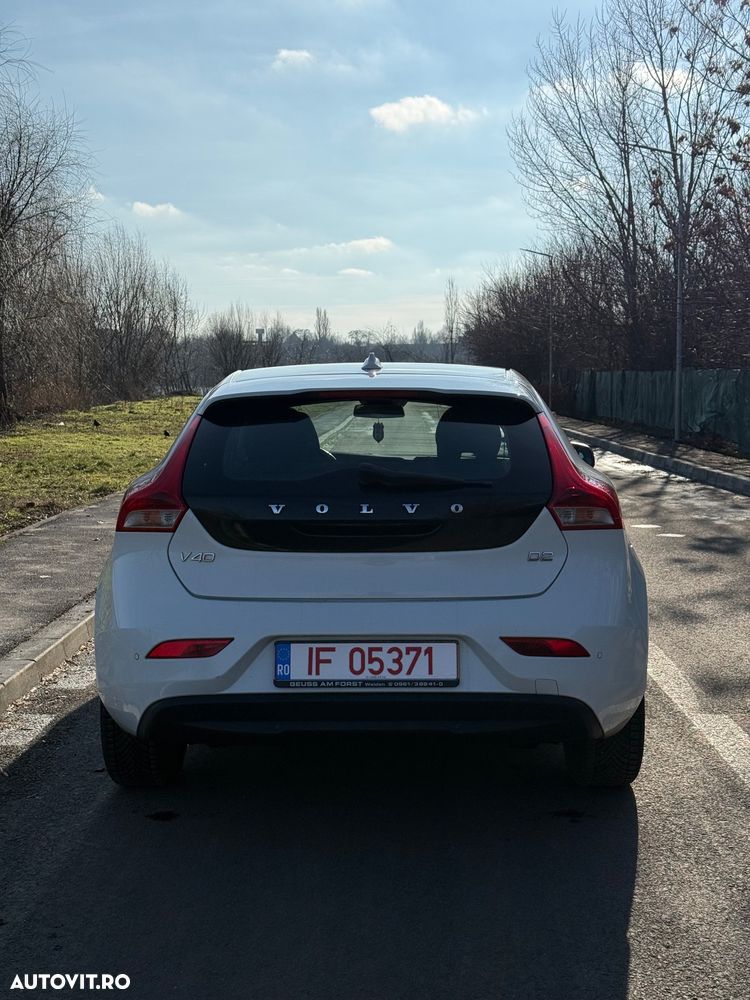 Volvo V40 D2 You - 3