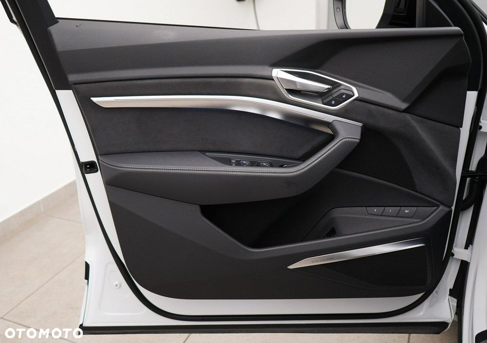 Audi e-tron Sportback - 24