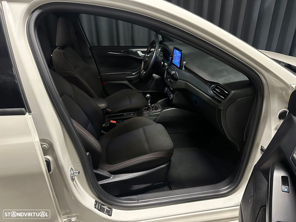 Ford Focus 1.0 EcoBoost ST-Line - 14