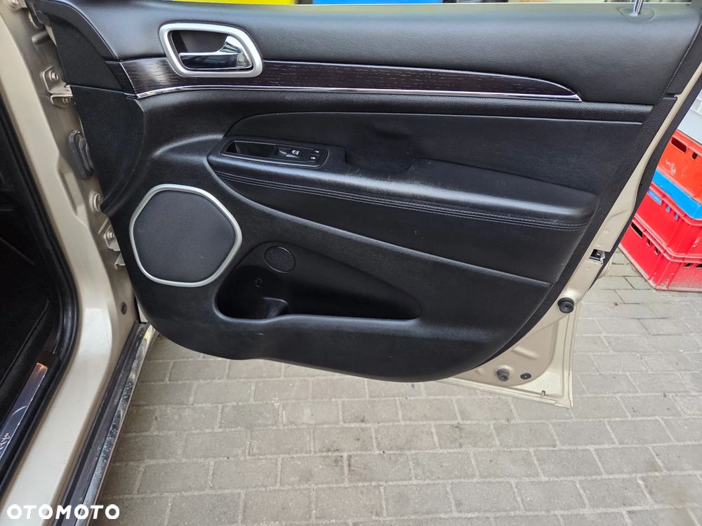 Jeep Grand Cherokee - 18