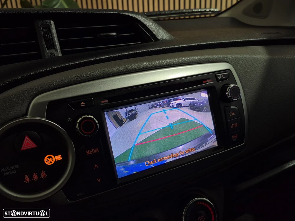 Toyota Yaris 1.0 VVT-i Comfort+P.Style - 13