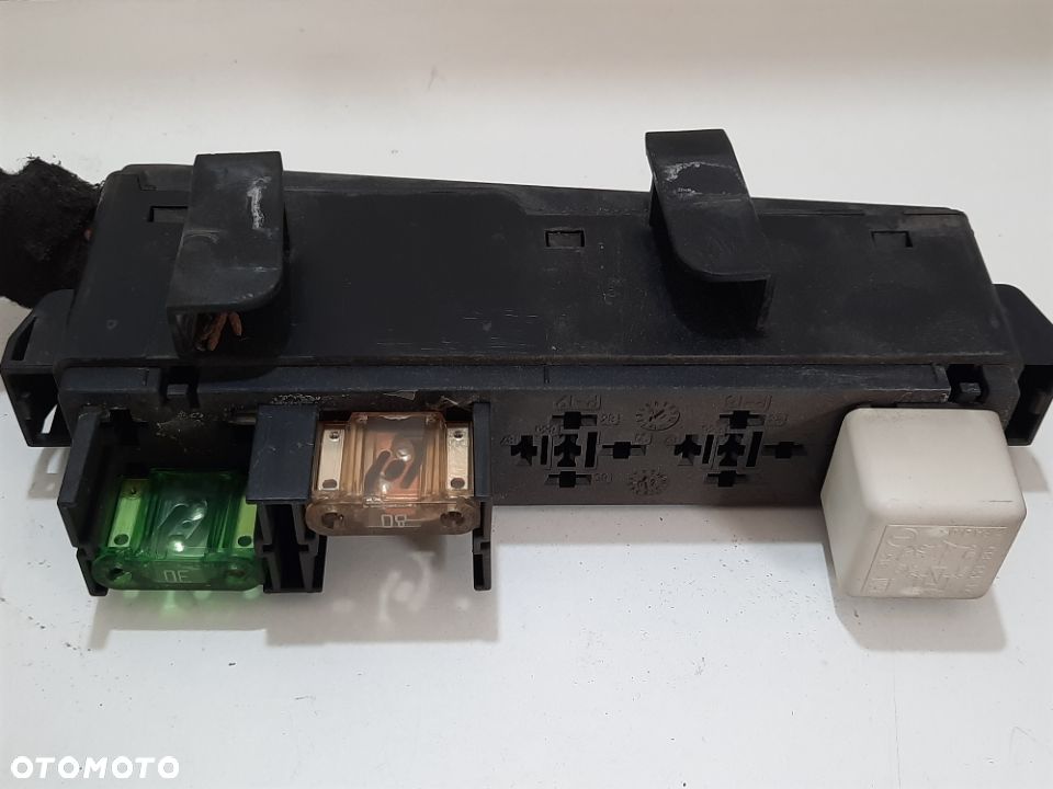 SKRZYNKA BEZPIECZNIKOW PRZEKAZNIKOW OPEL VECTRA C SLASK WYSYLKA VAT - 2