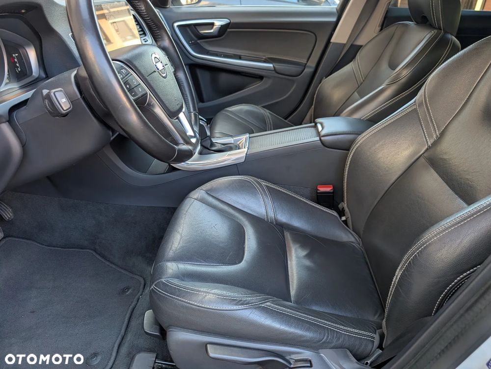 Volvo V60 D3 Geartronic Summum - 18