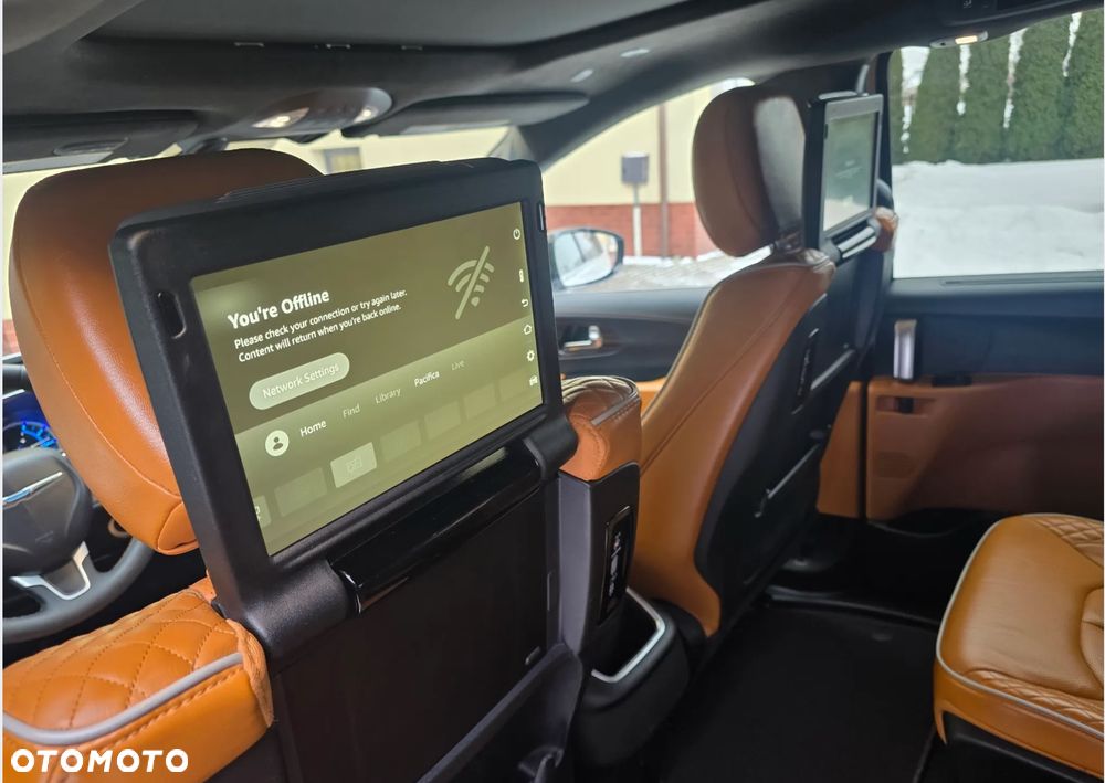 Chrysler Pacifica - 23