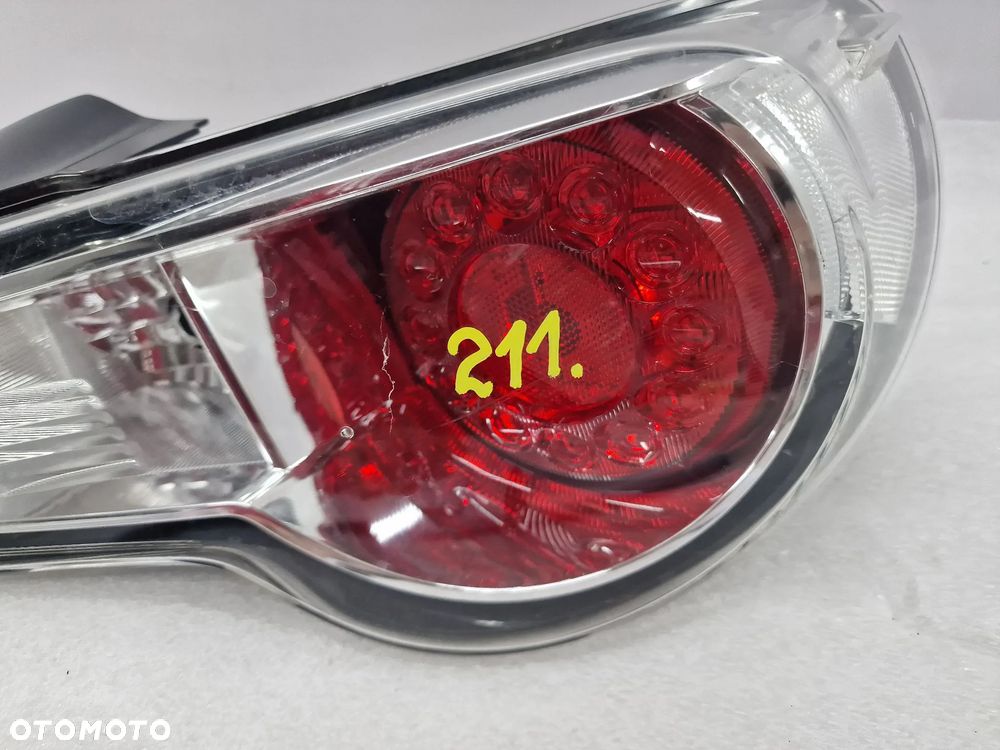 SUBARU BRZ / TOYOTA GT86 PRAWA LED LAMPA TYLNA TYLNIA TYŁ , NR KOITO 220-60084 , NR AUKCJI LMT211 - 5