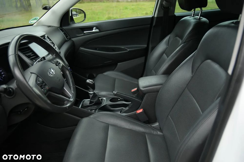 Hyundai Tucson 1.6 GDi 2WD Select - 26