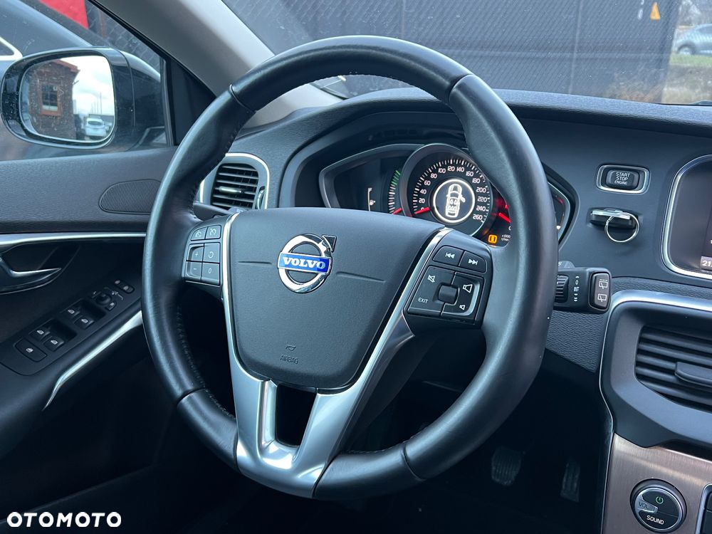 Volvo V40 Cross Country D2 Momentum - 23
