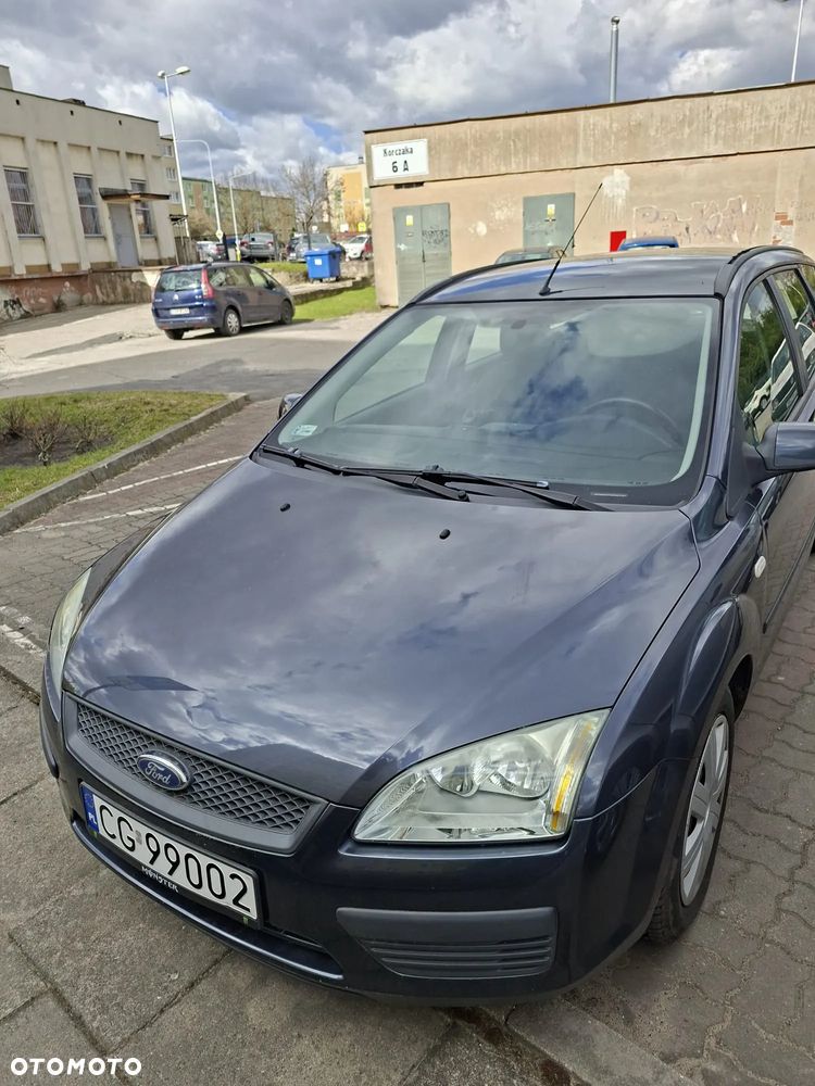 Ford Focus 1.6 16V Ambiente - 1