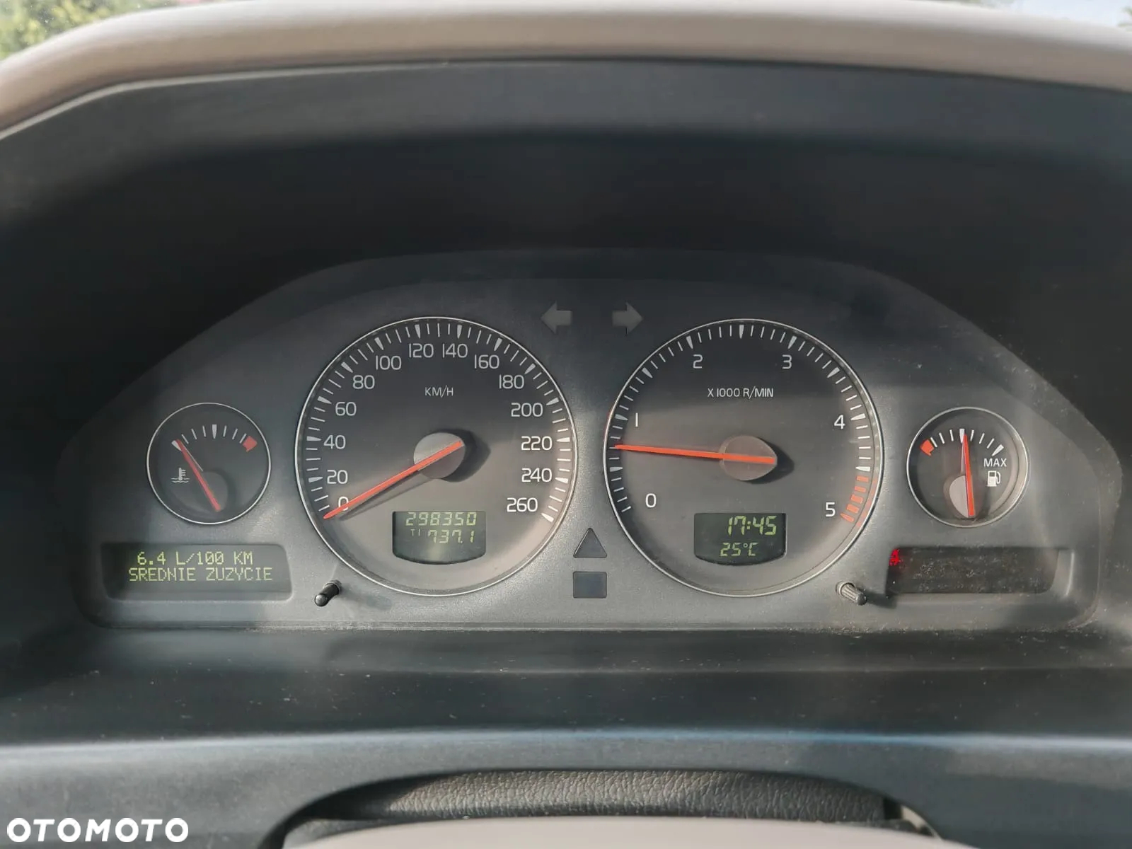 Volvo V70 2.4D5 AWD Kinetic - 29