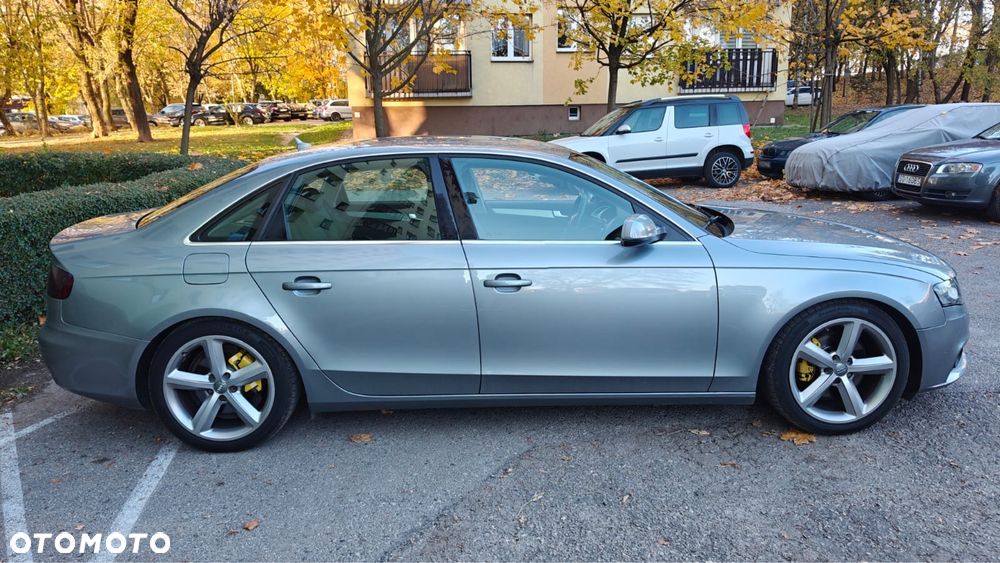 Audi A4 Limousine - 5