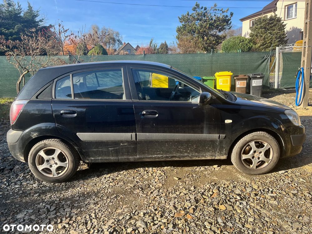 Kia Rio 1.4 Comfort - 4