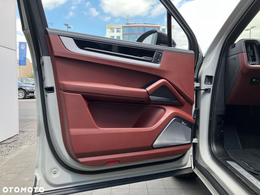 Porsche Cayenne - 19