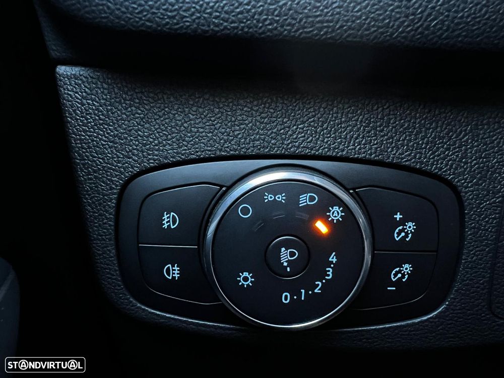 Ford Focus 1.0 EcoBoost MHEV ST-Line X - 39