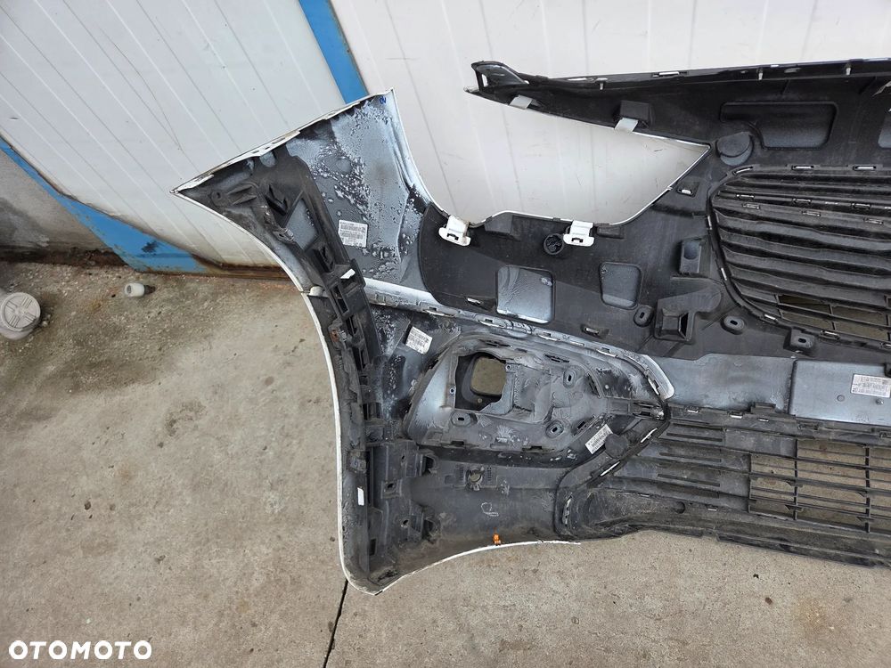 Zderzak przedni Opel Combo E - 12