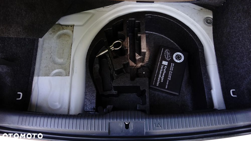 Volkswagen Polo 1.6 Sportline - 33
