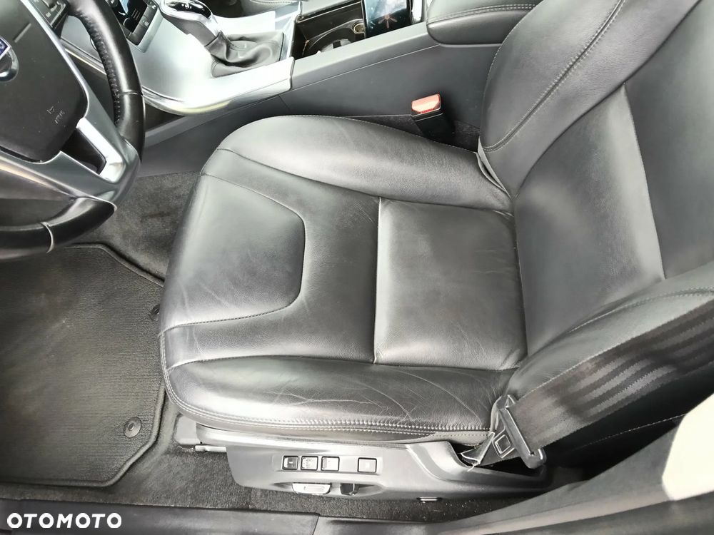 Volvo XC 60 D3 Geartronic Summum - 12