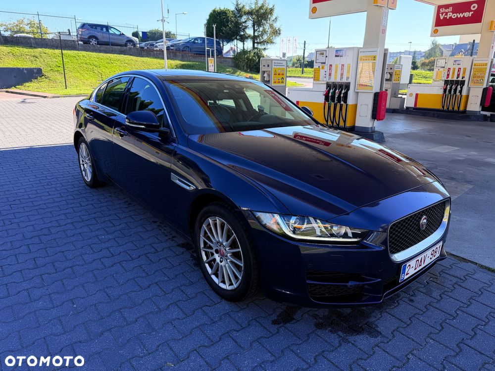 Jaguar XE 20d AWD Portfolio - 8