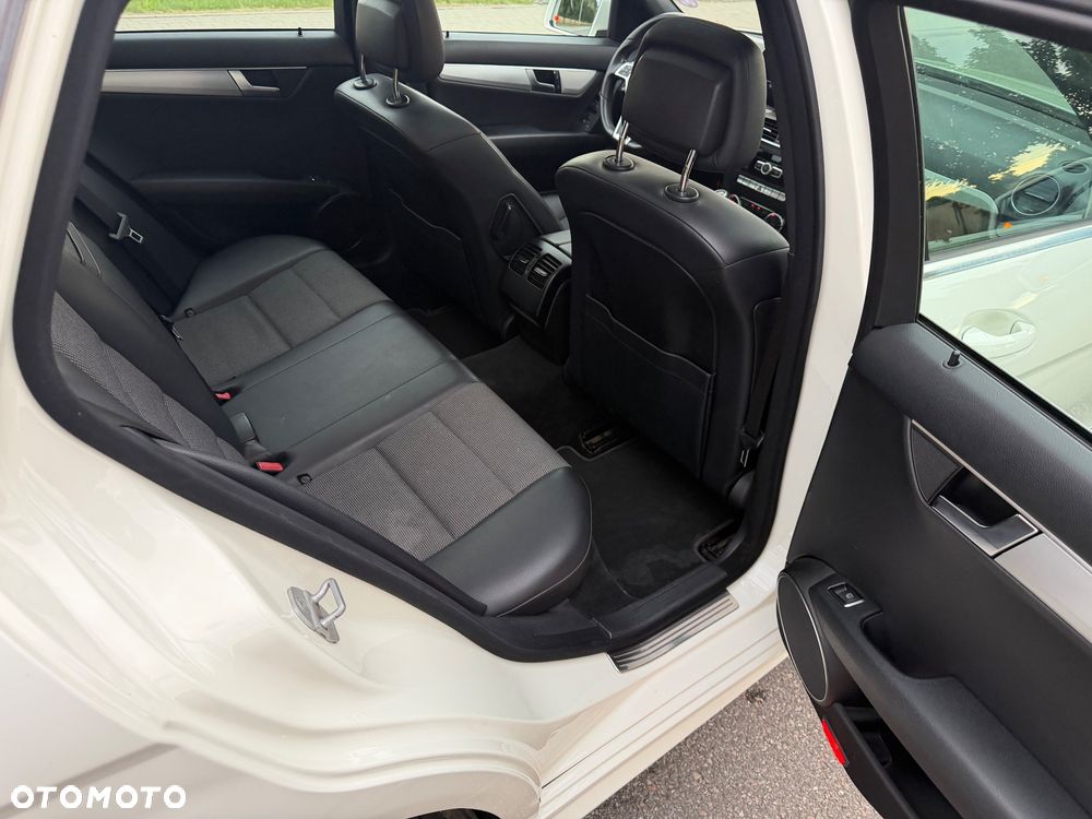 Mercedes-Benz Klasa C 180 BlueEFFICIENCY Avantgarde - 18