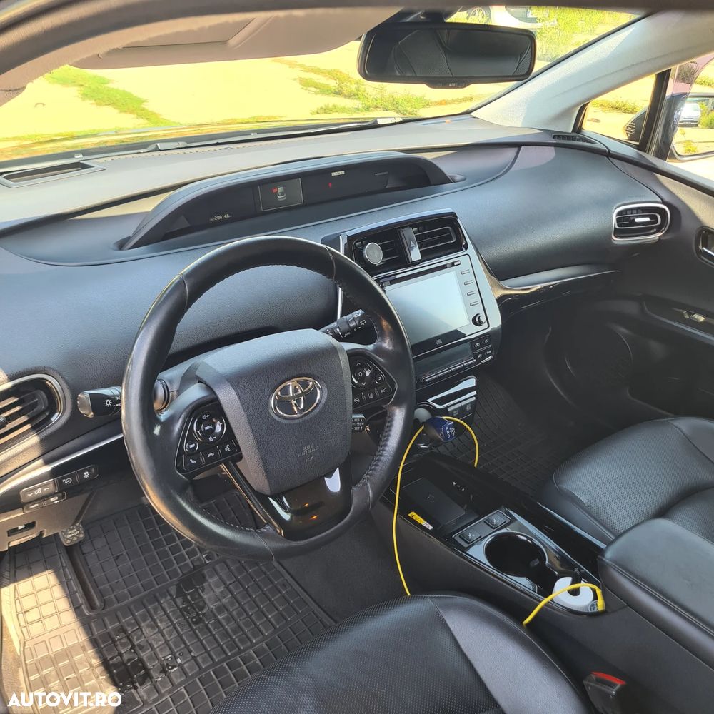 Toyota Prius 1.8 HSD Exclusive Plus - 2