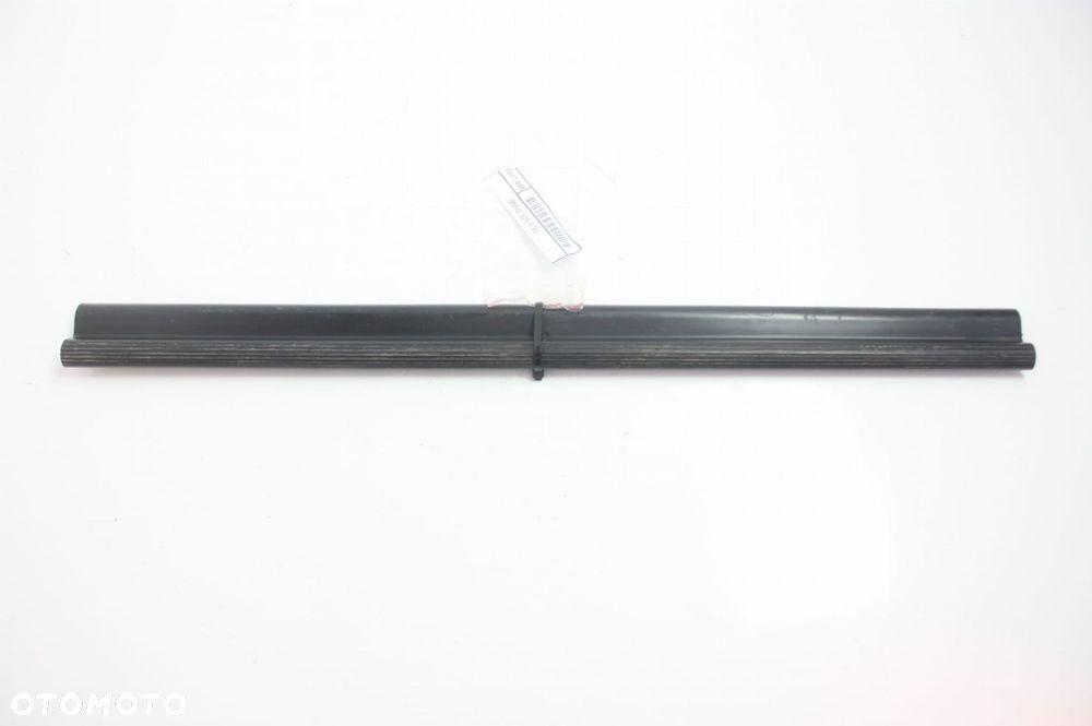 LISTWA BMW 325 E30 - 1