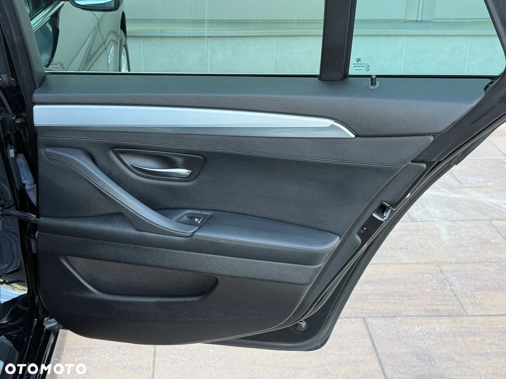 BMW Seria 5 520d xDrive - 26