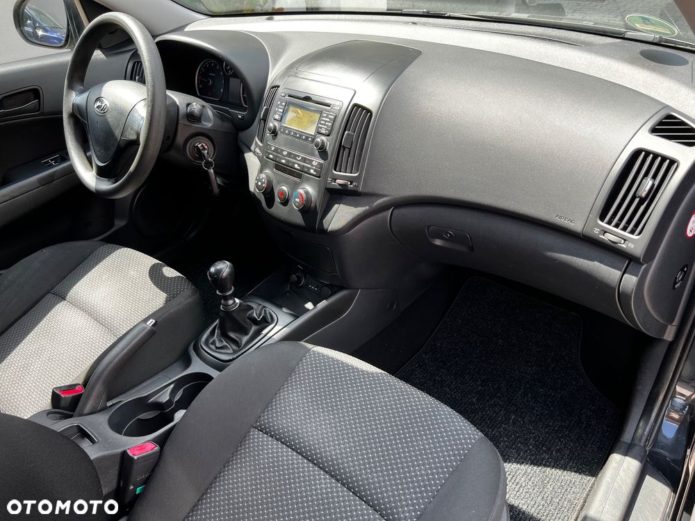 Hyundai i30 1.4 Classic + - 19