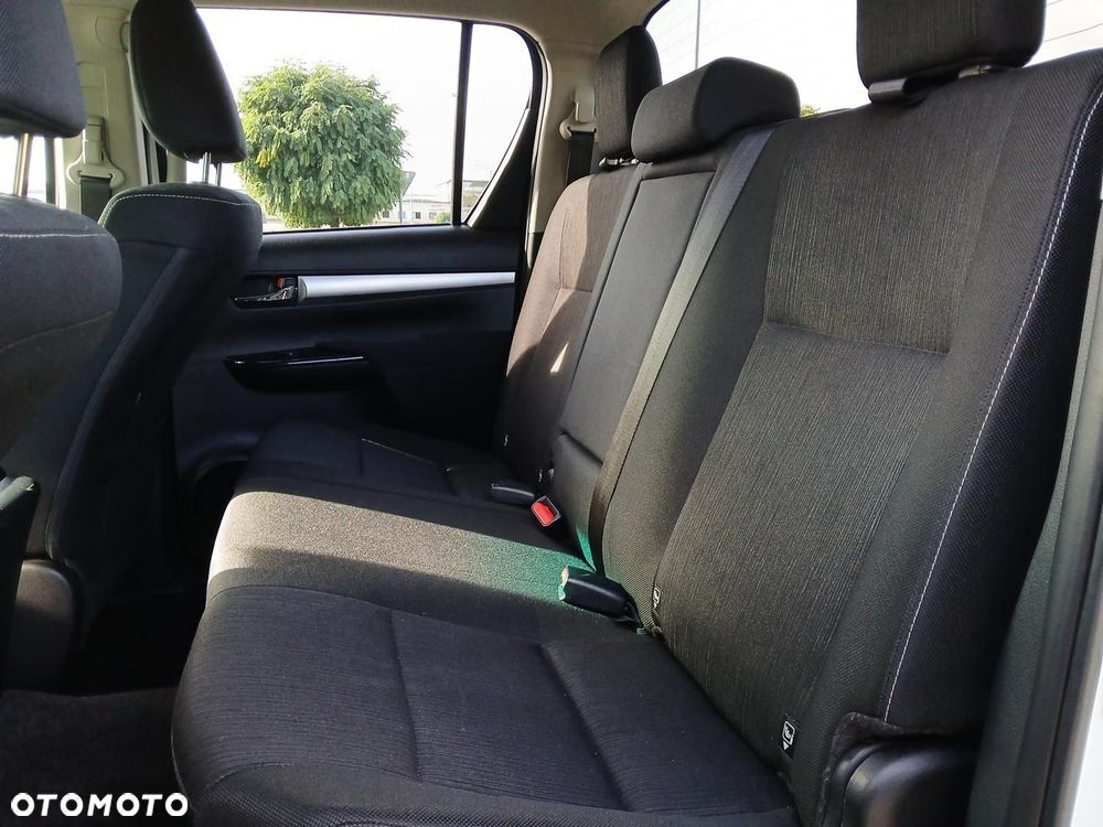 Toyota Hilux 2.8 D-4D Double Cab SR5 4x4 - 20
