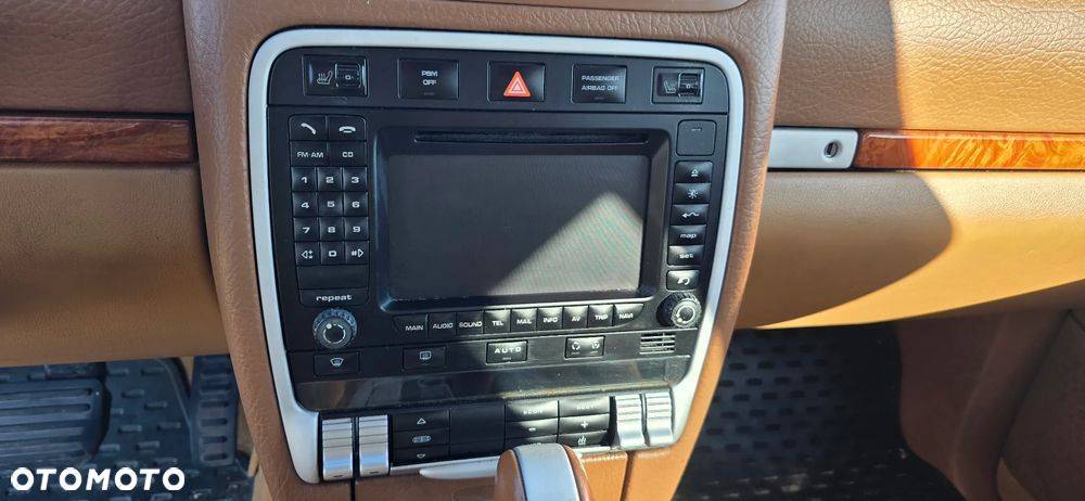 Porsche Cayenne - 14