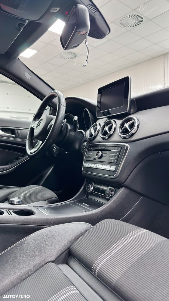 Mercedes-Benz GLA 200 d 4MATIC Aut. - 24