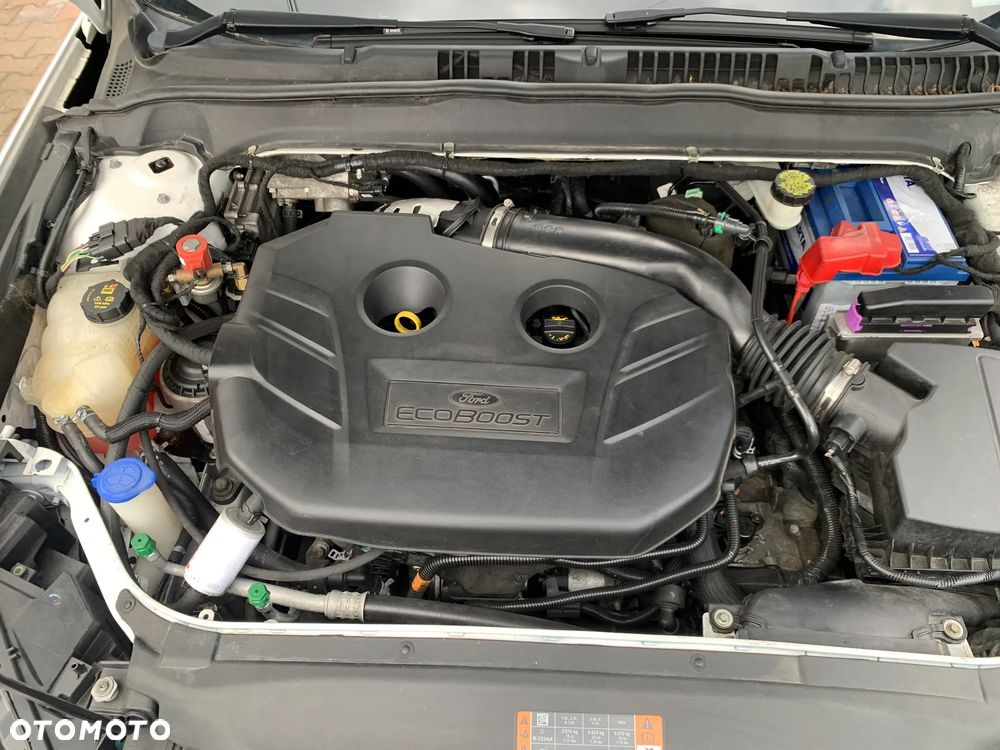 Ford Fusion 2.0 EcoBoost Titanium - 9
