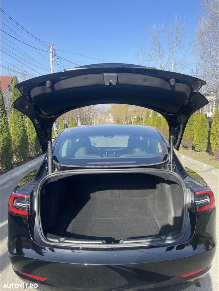 Tesla Model 3 - 6