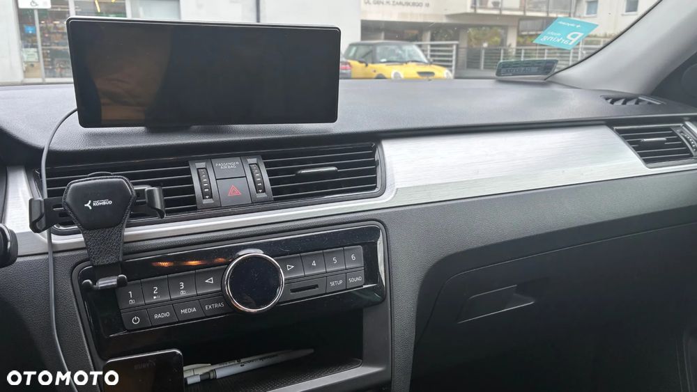Skoda RAPID 1.2 TSI Ambition - 9