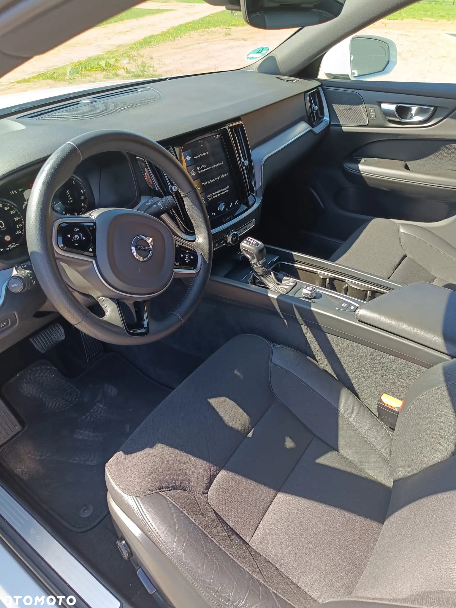 Volvo V60 D4 AWD Geartronic Momentum Pro - 25