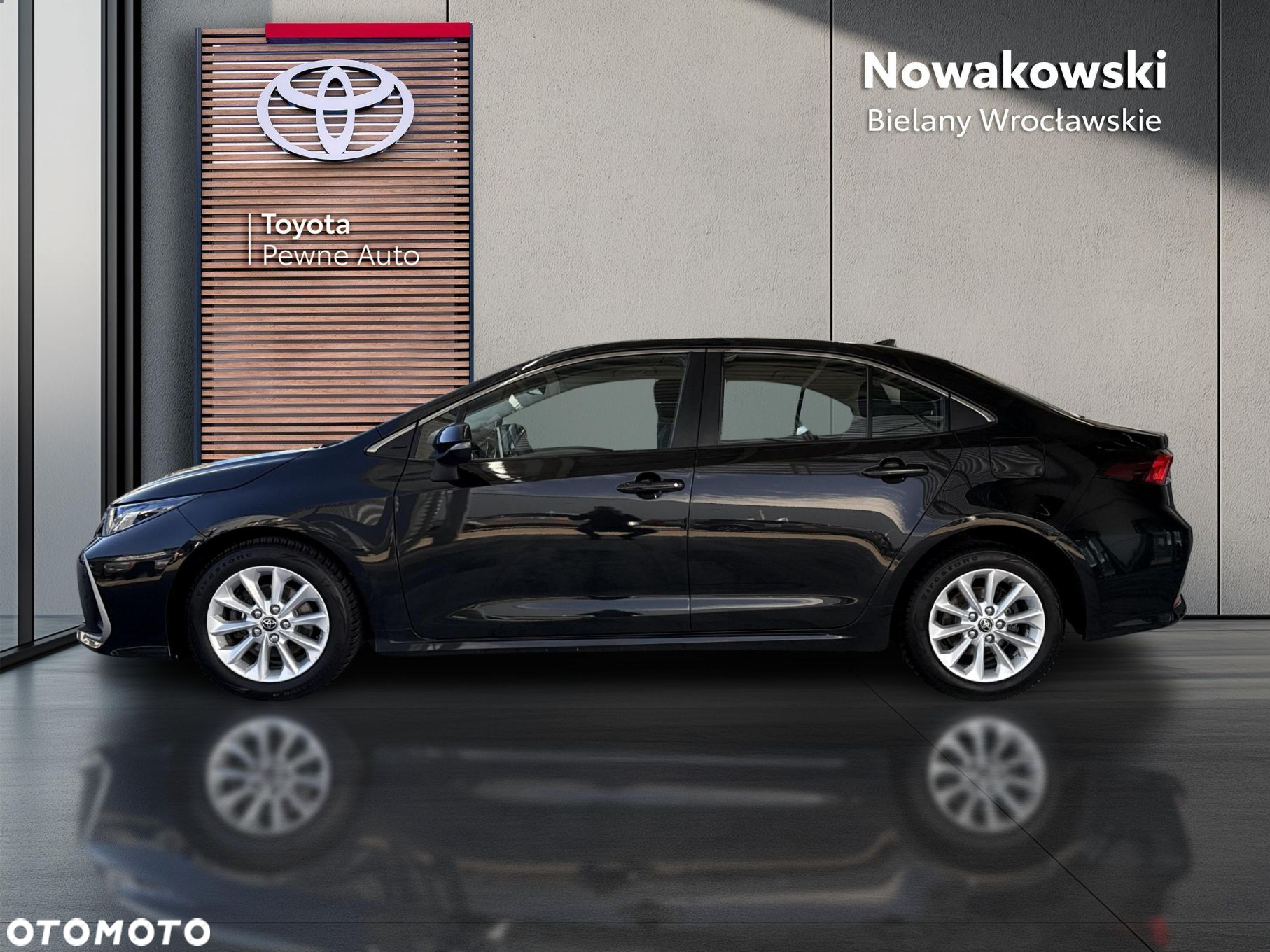 Toyota Corolla - 2