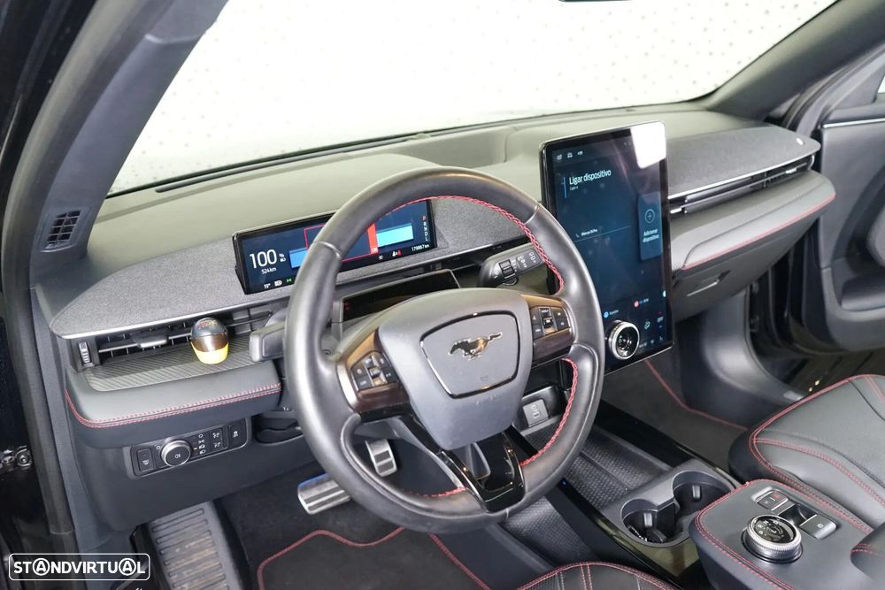 Ford Mustang Mach-E - 16