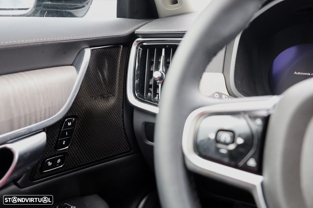 Volvo V90 2.0 T8 PHEV Plus Dark AWD - 17